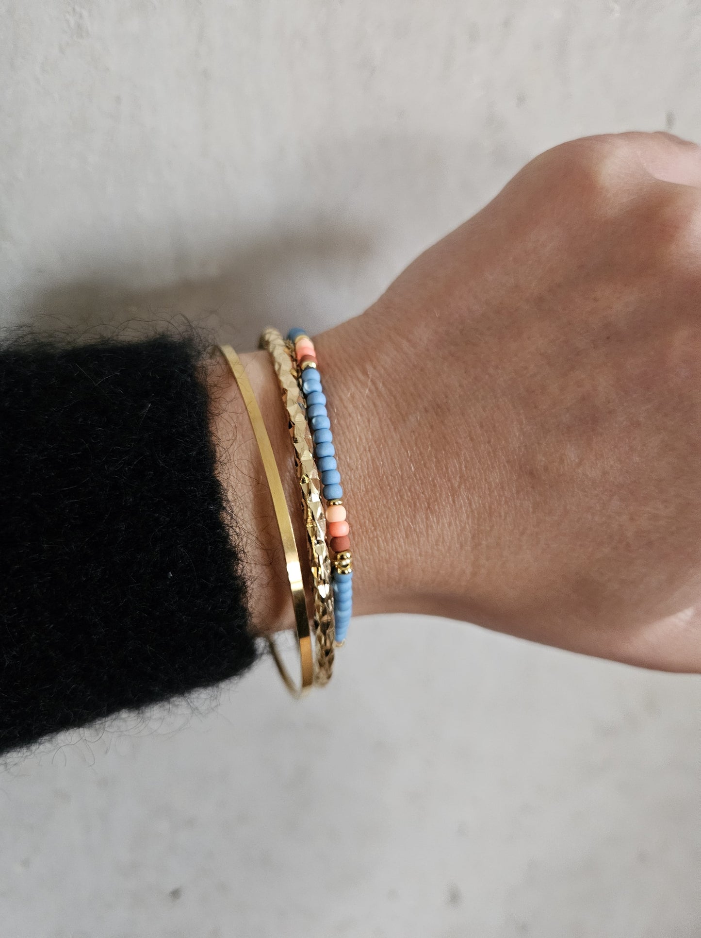 Handgefertigtes Armband ▪️MINI ROC MILKY BLUE