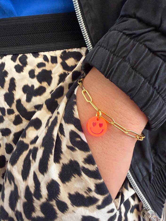 Büroklammer-Armband mit neonfarbenen Smiley-Charms