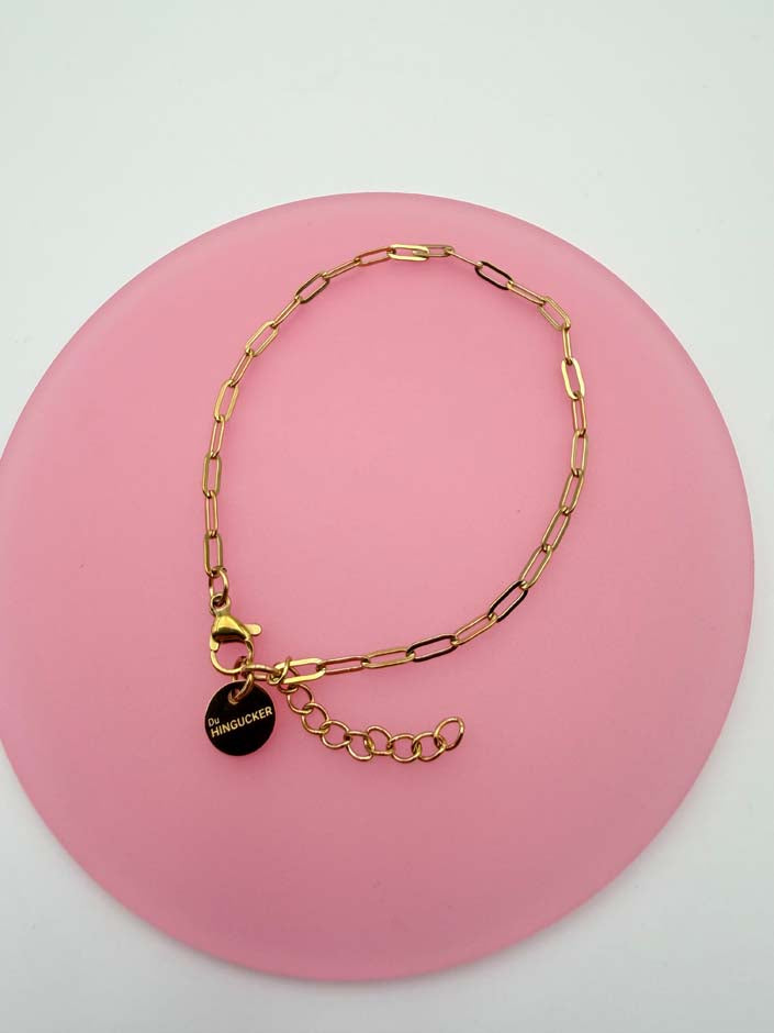 Personalisiertes Bettelarmband im Büroklammer-Design mit wählbaren Buchstaben & Charms