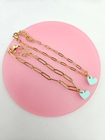 Minimalistisches Armband im Büroklammer-Design mit individuell wählbarem Herzanhänger